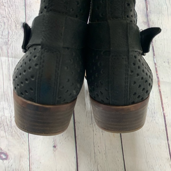 Lucky Brand | Ankle Booties perforated Size 9 - Picture 4 of 7
